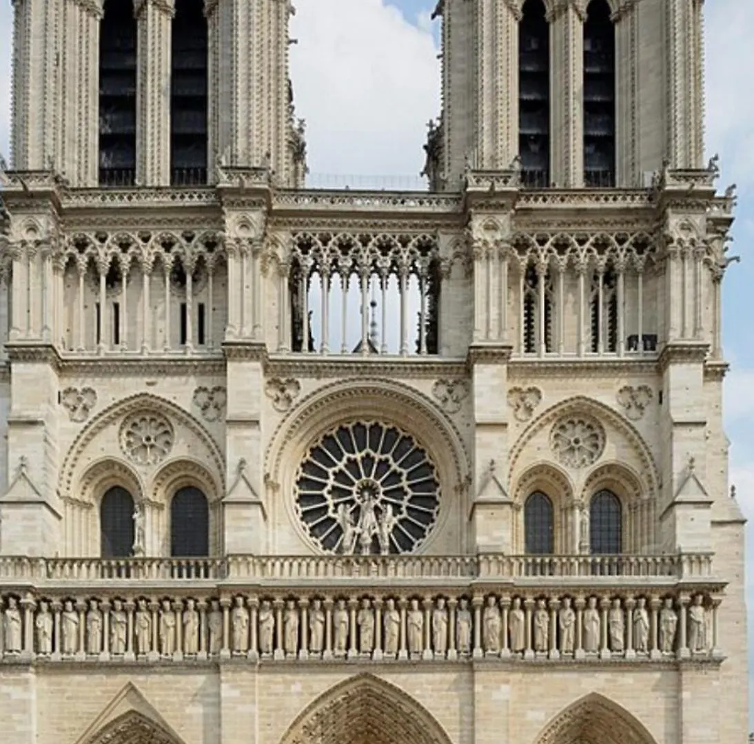 Paris Golden Studio